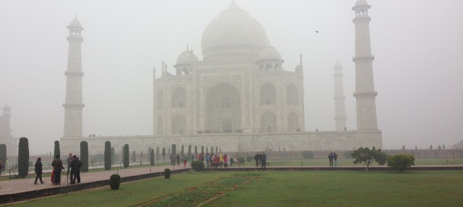 Taj Mahal and a slap in my face in India タージマハルとインドの洗礼　インド　２